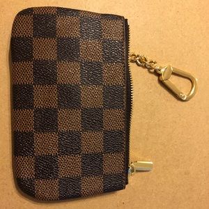 Mini wallet/keychain.Perfect for attaching to keys